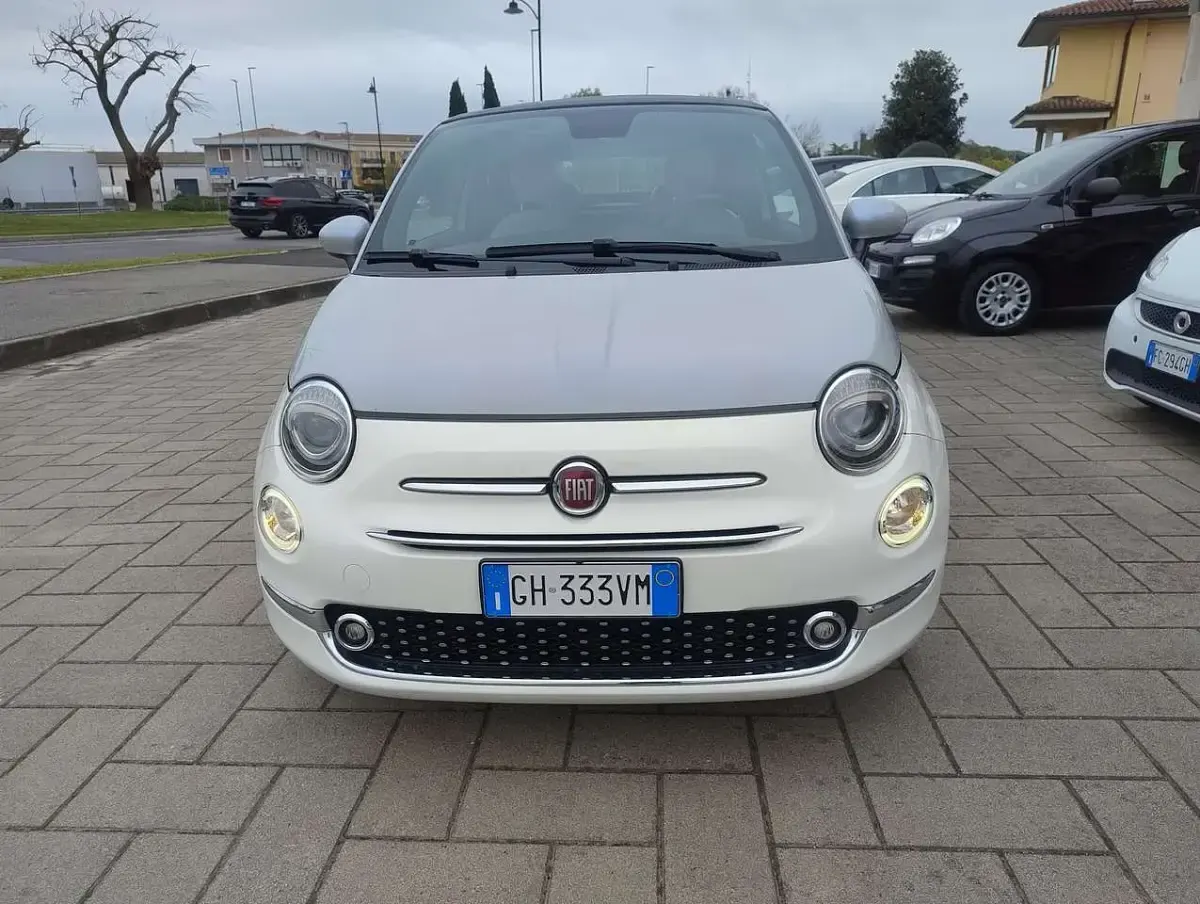 Usata Fiat 500C Dolcevita 69 CV (50 kW) 2021 Bicolor bianco/argento Cabrio
