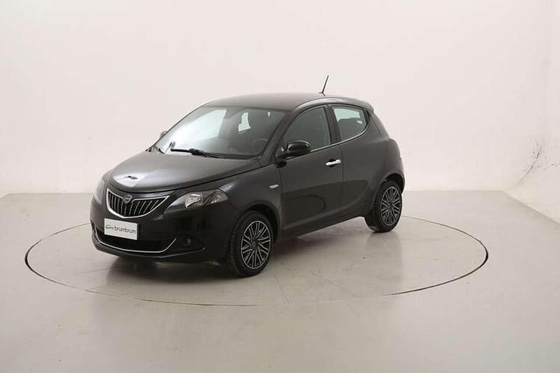 Usata Lancia Ypsilon Gold 69 CV (50 kW) 2023 Nero Utilitaria
