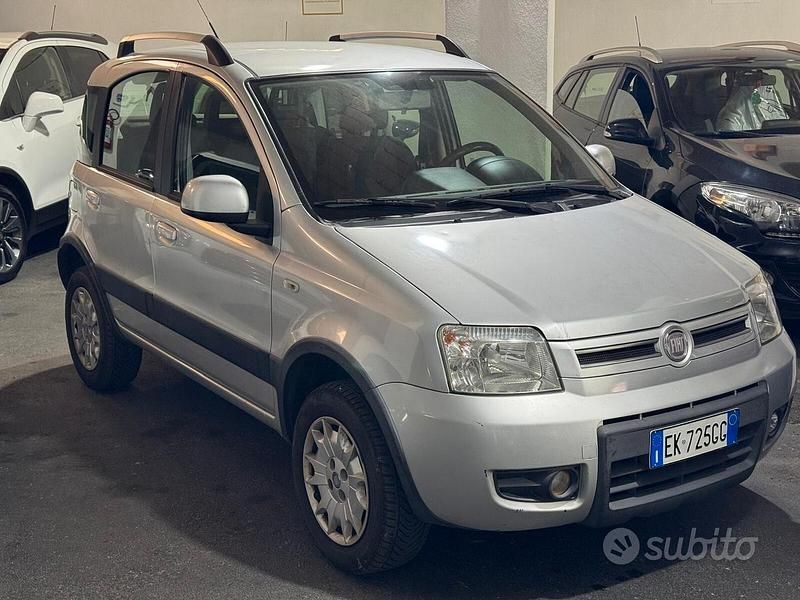 Grigio Usata 2012 Fiat Panda Classica Due volumi | 3990 € (Buon prezzo) - Immagine 1/2