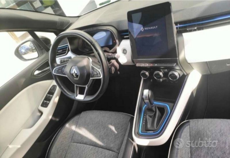 Usata Renault Clio V 140 CV (102 kW) 2021 Grigio Utilitaria