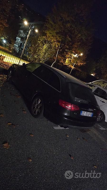 Nero Usata 2009 Audi A4 Station wagon | 5000 € - Immagine 1/2