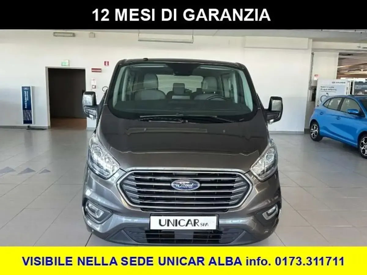 Usata Ford Tourneo Custom Titanium 170 CV (125 kW) 2019 Magnetic grey Furgone