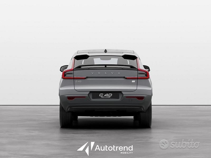 Nuova Volvo EC40 Core 175 kW (238 CV) 2025 Argento SUV