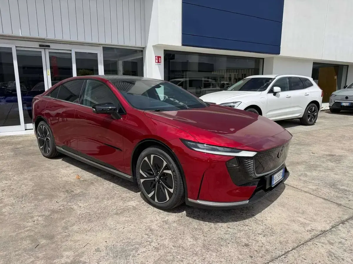 Usata Mazda 6e Takumi-Line 189 kW (258 CV) 2025 Soul crystal red Berlina