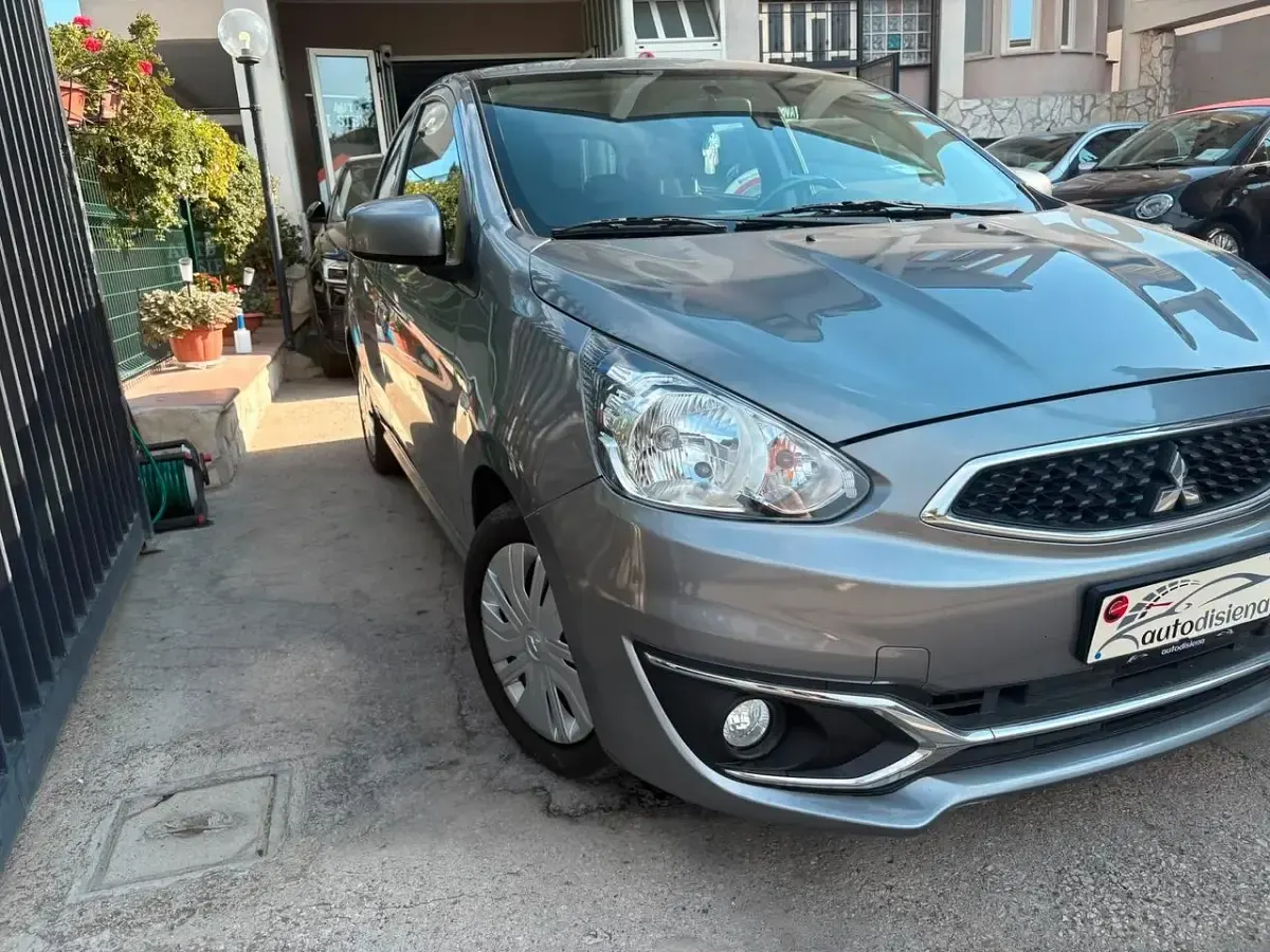 Usata Mitsubishi Space Star 71 CV (52 kW) 2020 Grigio Utilitaria