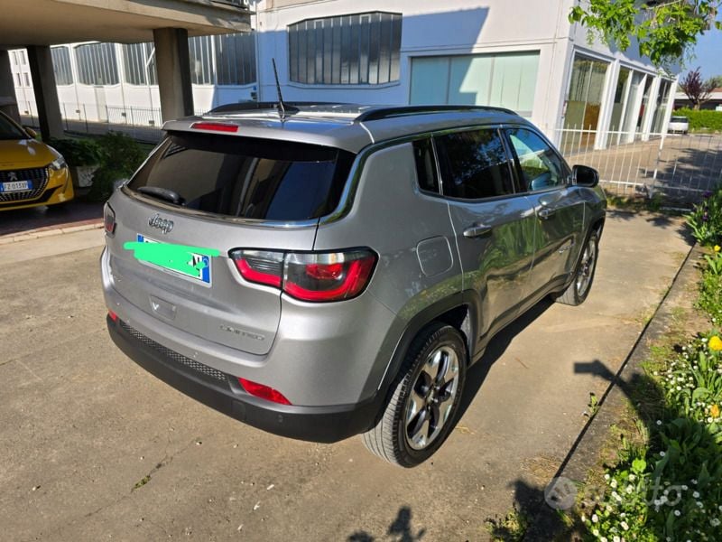 Grigio Usata 2020 Jeep Compass Limited SUV | 15.500 € (Super prezzo) - Immagine 1/4