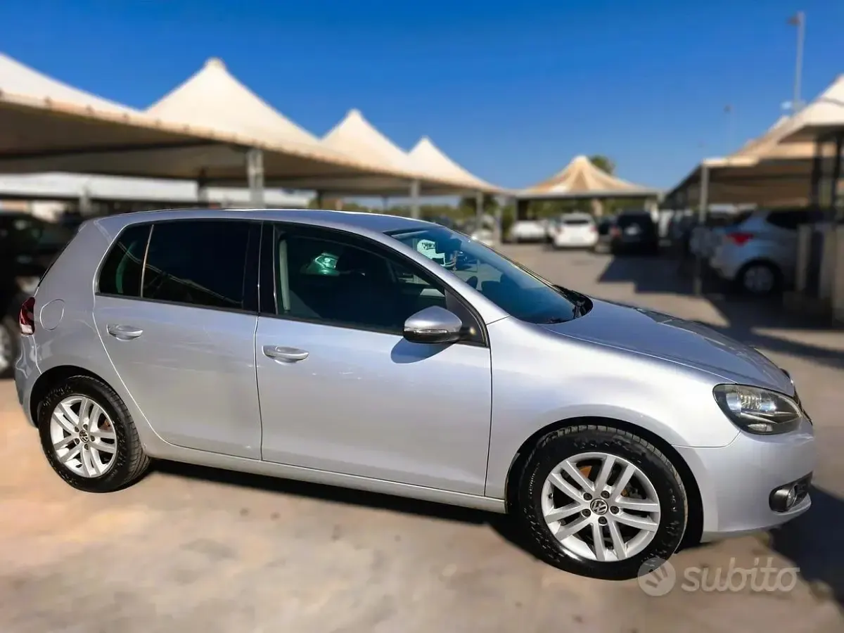 Usata VW Golf VI Highline 105 CV (77 kW) 2010 Grigio Utilitaria