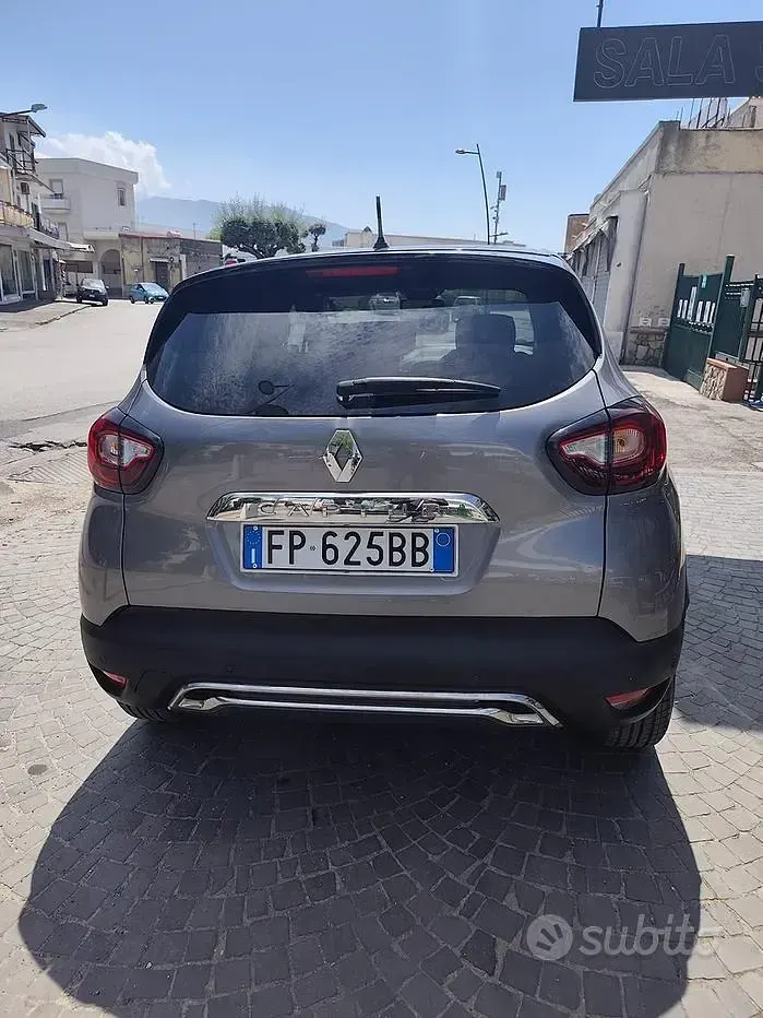 Usata Renault Captur Initiale Paris 110 CV (80 kW) 2018 Grigio SUV