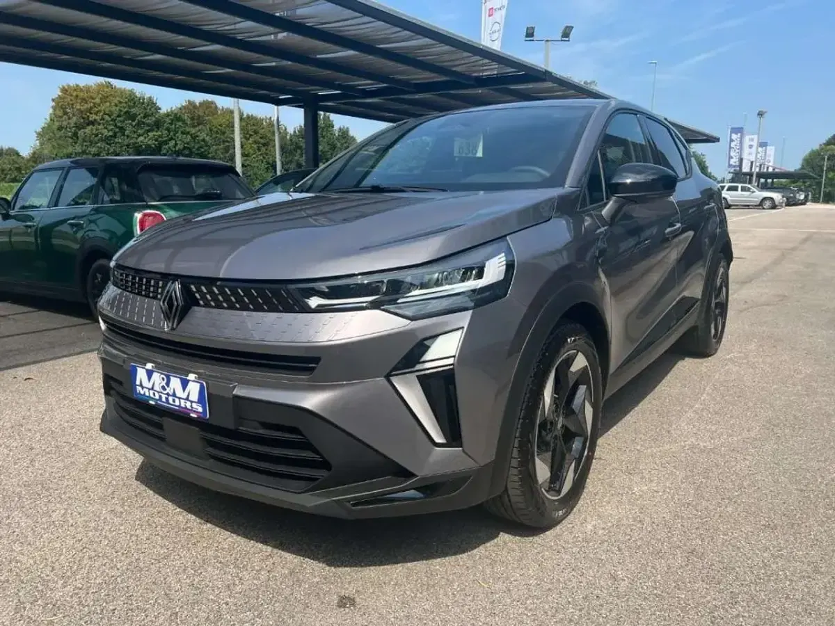 Nuova Renault Captur Techno 101 CV (74 kW) 2026 Grigio pastello SUV