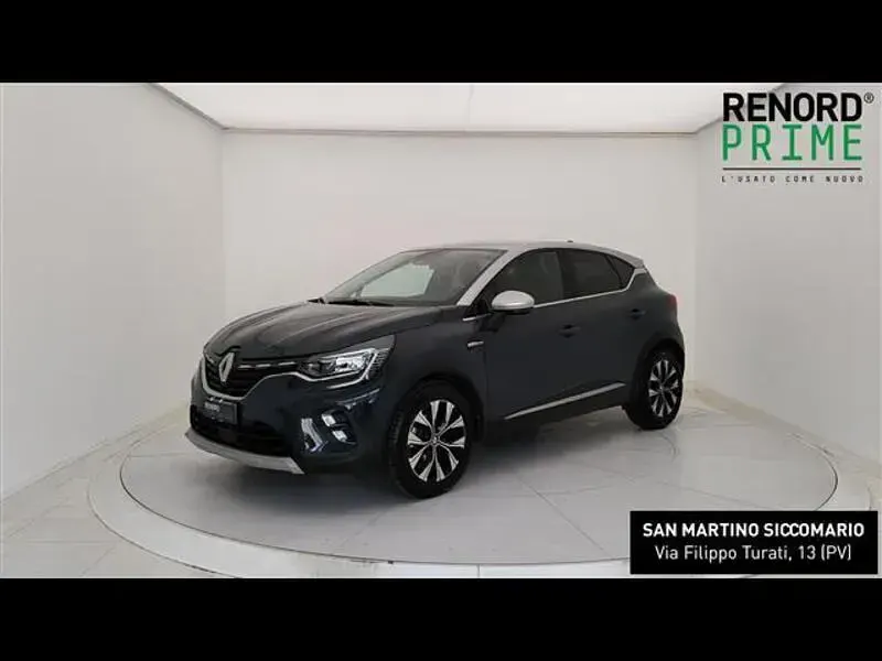 Usata Renault Captur Techno 145 CV (106 kW) 2023 Blu scuro SUV