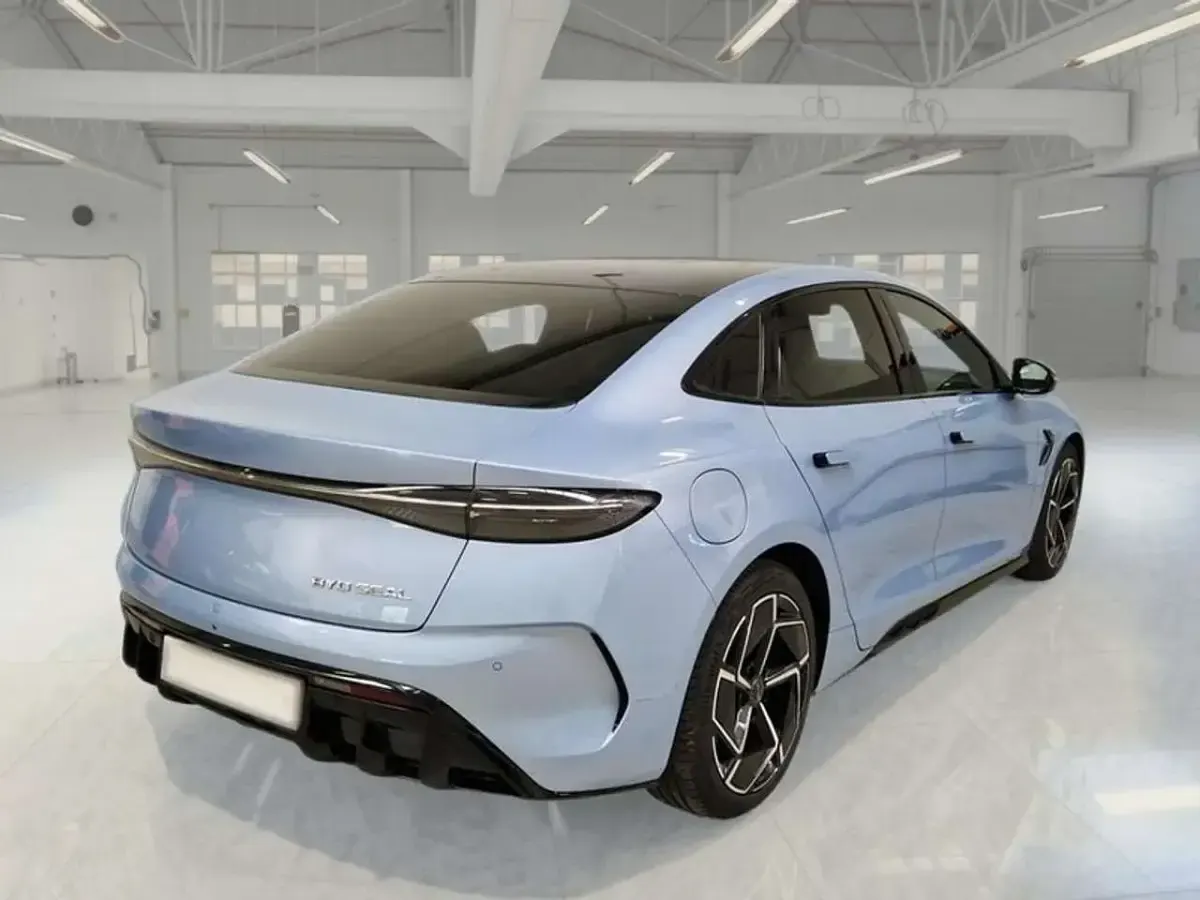 Usata BYD Seal Design 69 kW (95 CV) 2025 Grigio Berlina