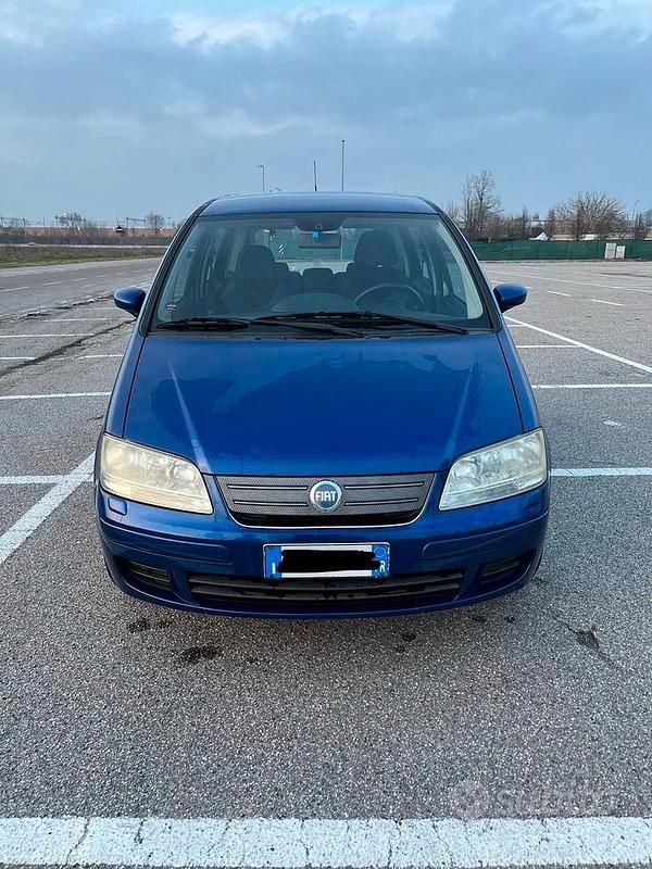 Usata Fiat Idea 95 CV (69 kW) 2006 Blu Monovolume