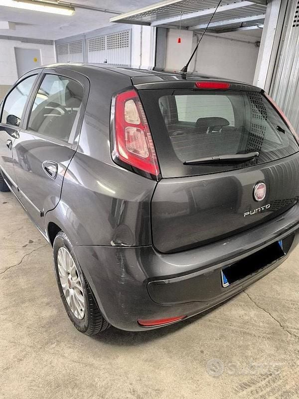 Usata Fiat Punto Evo Dynamic 77 CV (56 kW) 2010 Grigio Utilitaria