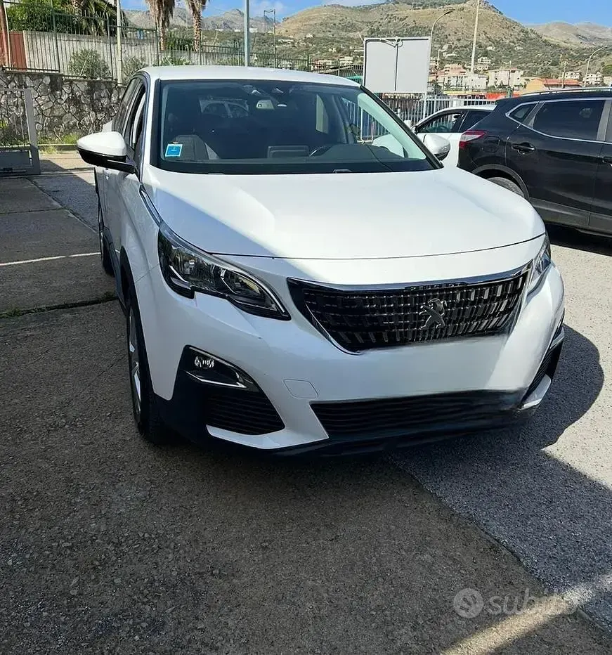 Usata Peugeot 3008 130 CV (95 kW) 2019 Bianco SUV