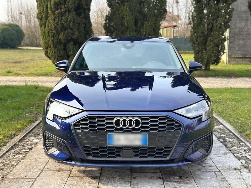Usata Audi A3 Business 116 CV (85 kW) 2021 Blu/azzurro Berlina