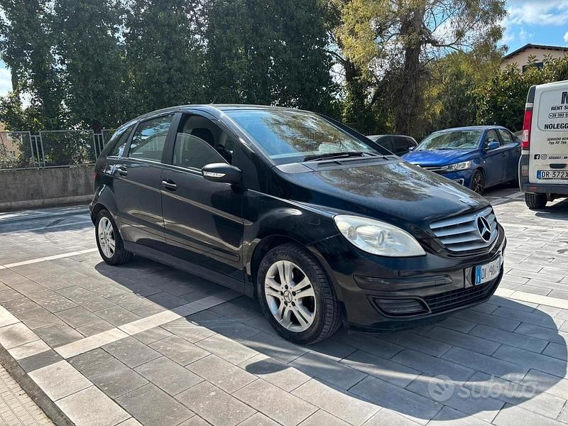 Usata Mercedes B180 185 CV (136 kW) 2007 Nero Monovolume