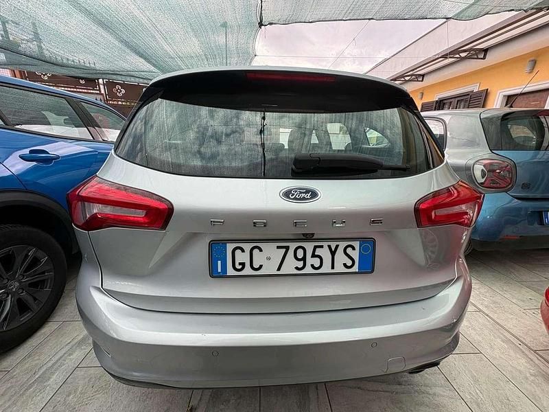 Usata Ford Focus Active 120 CV (88 kW) 2020 Pnzjbo grigio polvere di luna