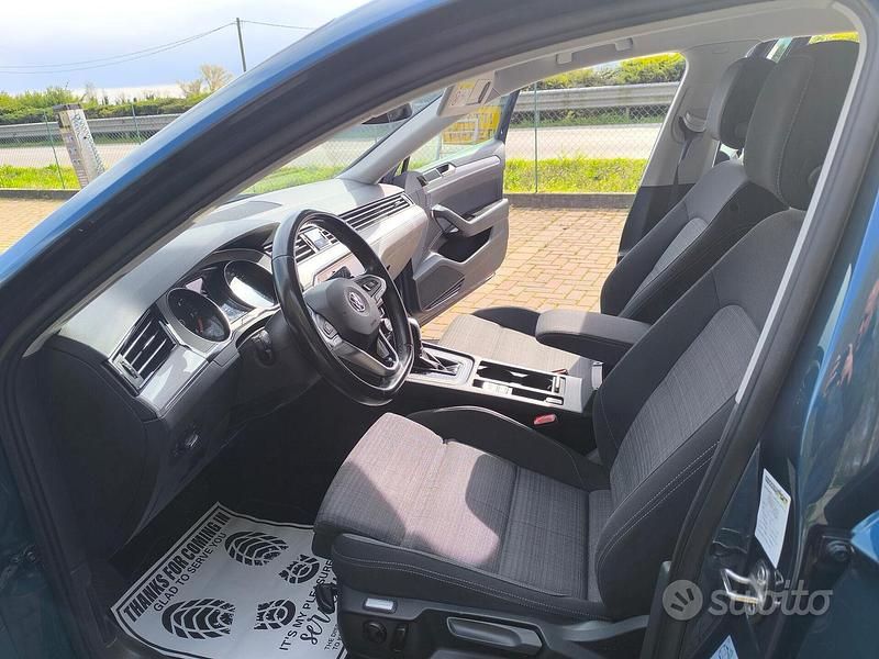 Usata VW Passat Business 120 CV (88 kW) 2020 Blu Station wagon