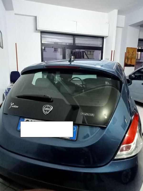 Usata Lancia Ypsilon Silver 69 CV (50 kW) 2022 Blu/azzurro Utilitaria