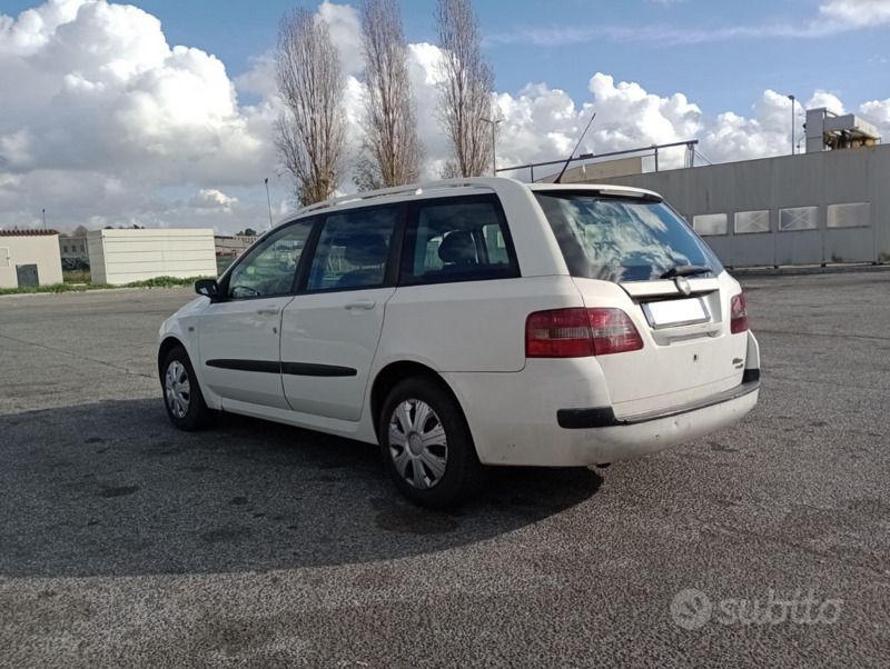 Usata Fiat Stilo Wagon 120 CV (88 kW) 2006 Bianco Station wagon