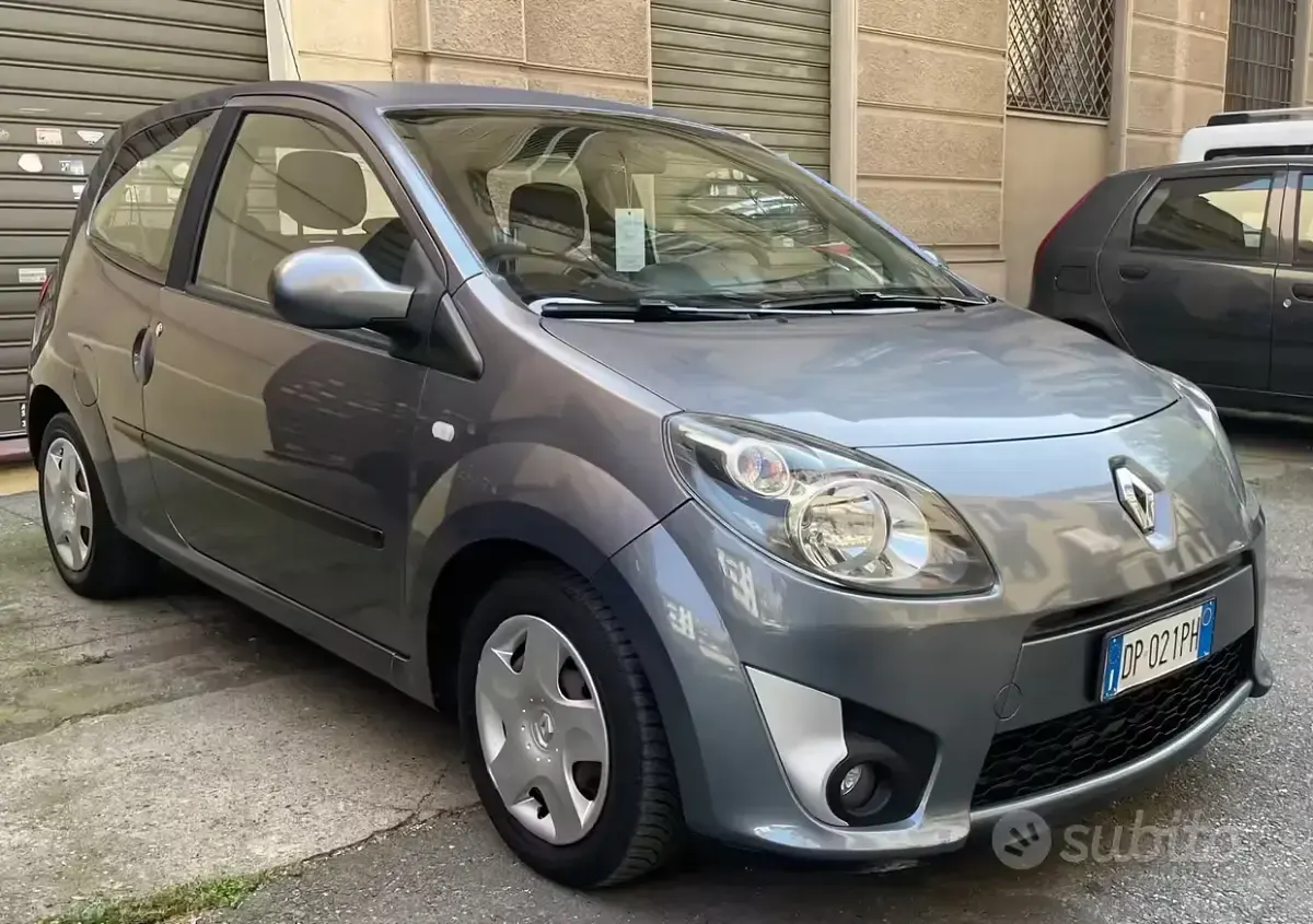 Usado Renault Twingo 76 CV (55 kW) 2009 Gris Utilitario