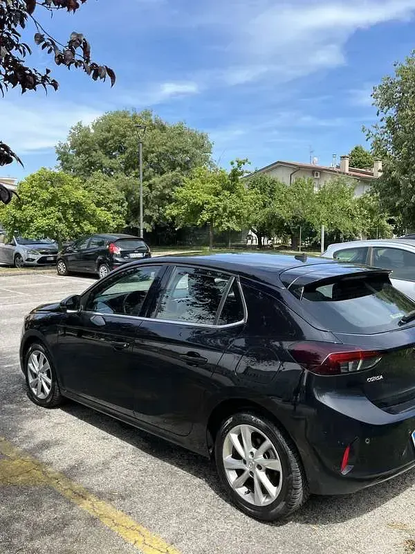 Usata Opel Corsa Elegance 101 CV (74 kW) 2021 Utilitaria