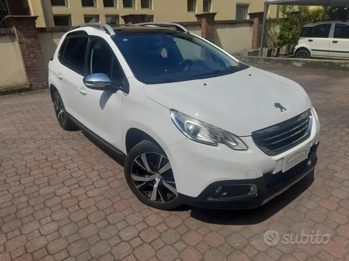 Usata Peugeot 2008 Allure 110 CV (80 kW) 2015 Bianco SUV