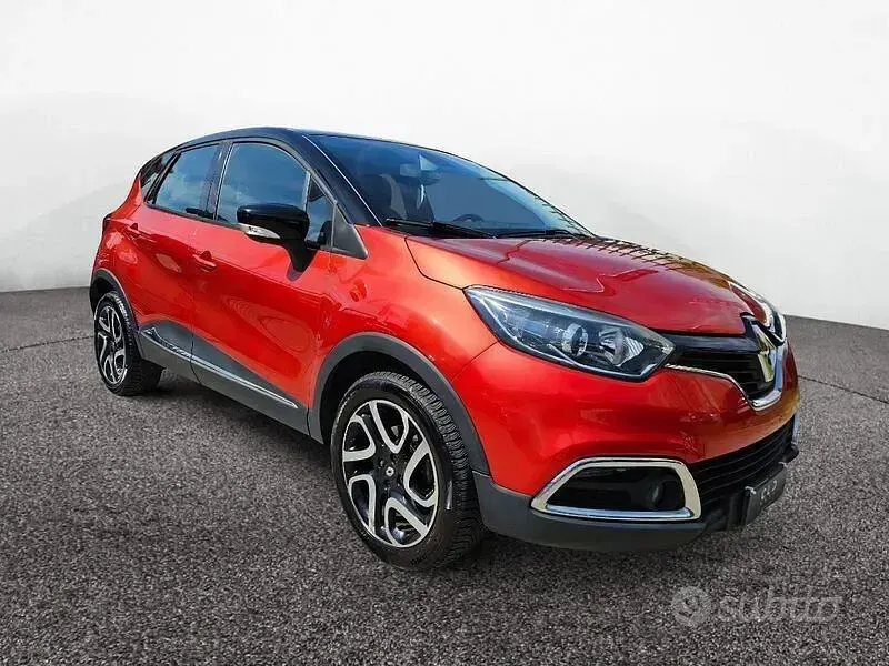 Usata Renault Captur 90 CV (66 kW) 2016 Rosso SUV