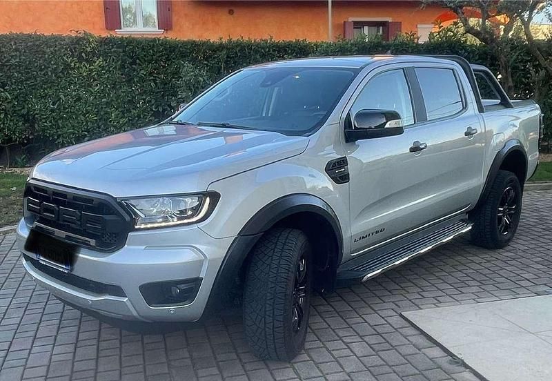 Usata Ford Ranger Limited 213 CV (156 kW) 2021 Grigio Pick-up
