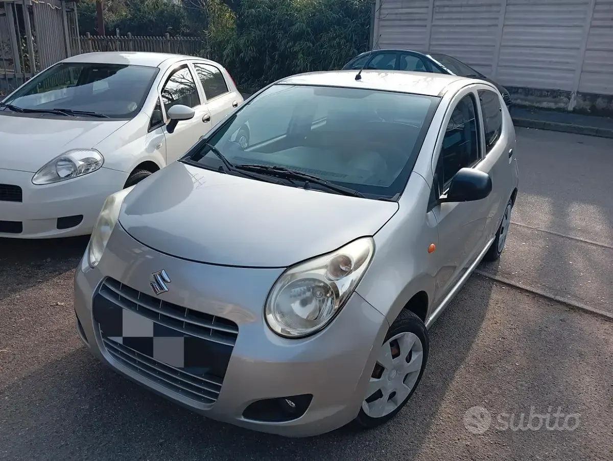 Second-hand Suzuki Alto 68 CP (50 kW) 2012 Gri Hatchback