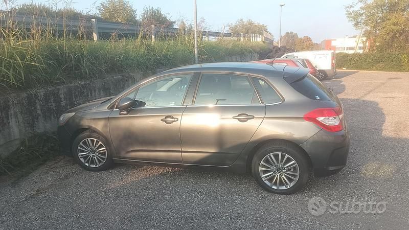Grigio Usata 2012 Citroën C4 Seduction Tre volumi | 4200 € (Ottimo prezzo) - Immagine 1/2