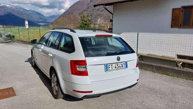 Usata Skoda Octavia Executive 116 CV (85 kW) 2019 Station wagon