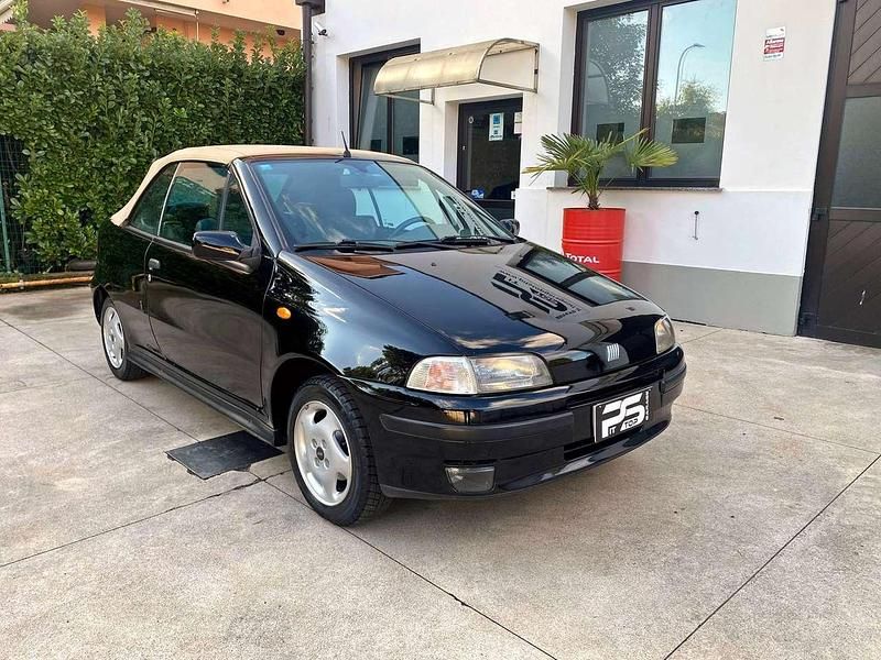 Usata Fiat Punto Cabriolet 60 CV (44 kW) 1999 Nero Cabrio