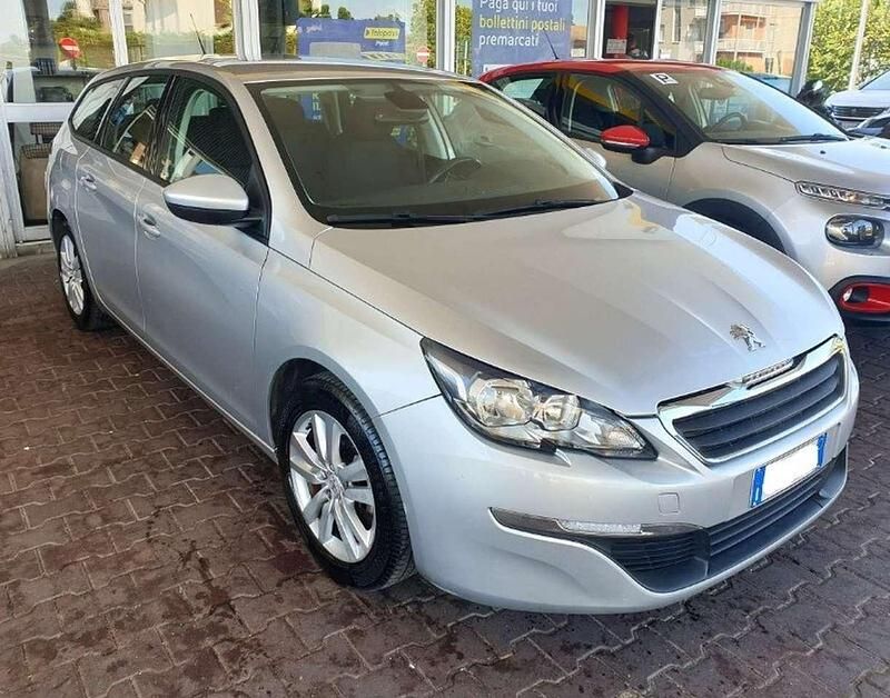 Grigio Usata 2014 Peugeot 308 Active Station wagon | 5800 € (Buon prezzo) - Immagine 1/4