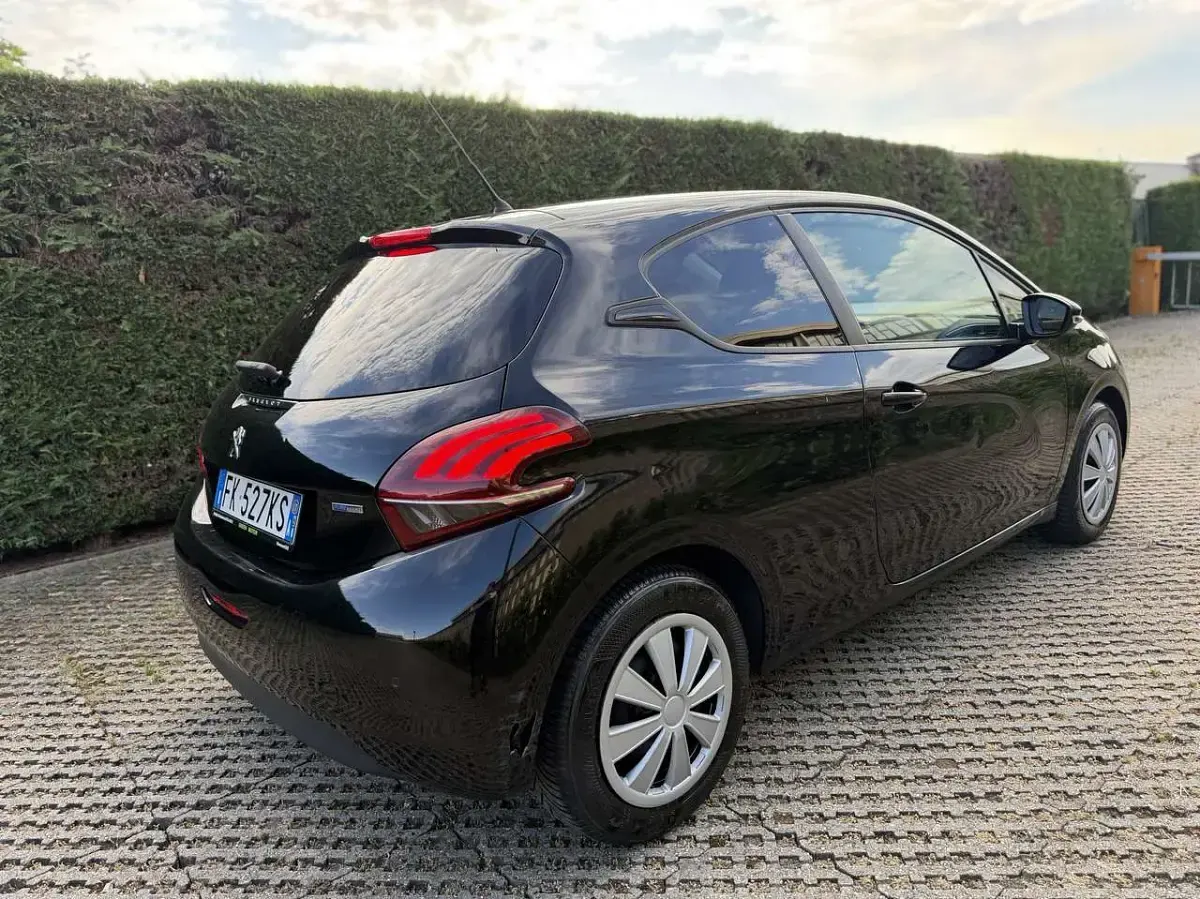 Usata Peugeot 208 Allure 82 CV (60 kW) 2017 Other Utilitaria