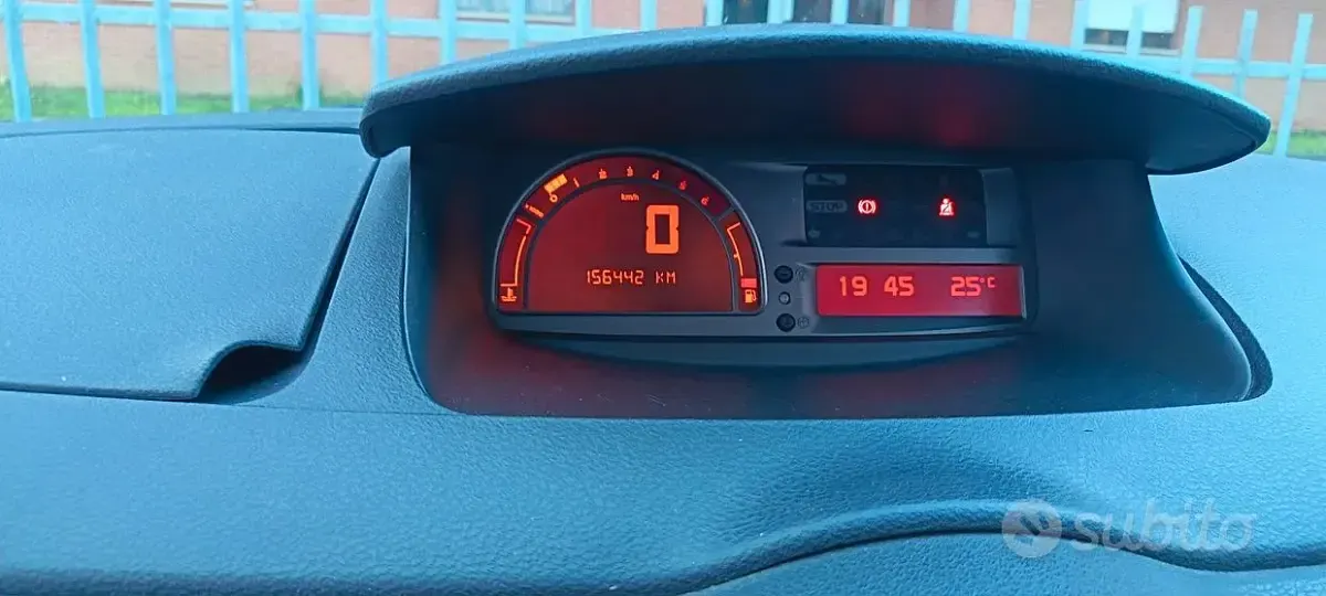 Usata Renault Grand Modus 85 CV (62 kW) 2009 Grigio Monovolume