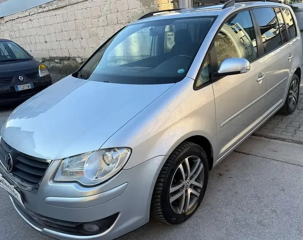 Usata VW Touran Conceptline 102 CV (75 kW) 2010 Monovolume