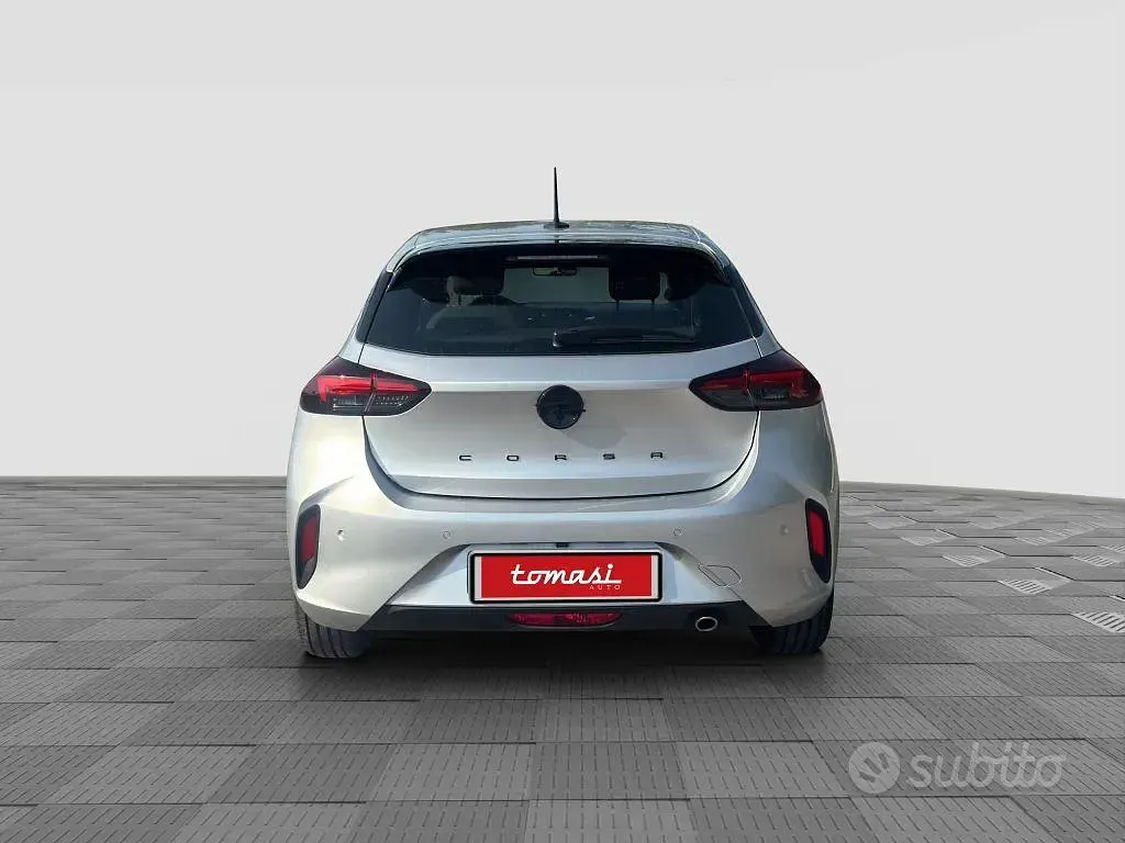 Usata Opel Corsa 101 CV (74 kW) 2025 Gris aluminium Utilitaria