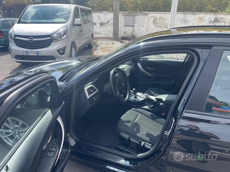 Usata BMW 318 150 CV (110 kW) 2019 Nero Station wagon