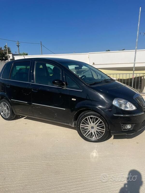 Usata Lancia Musa 90 CV (66 kW) 2011 Nero Monovolume
