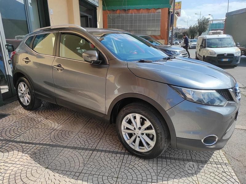 Usata Nissan Qashqai 131 CV (96 kW) 2016 Grigio SUV
