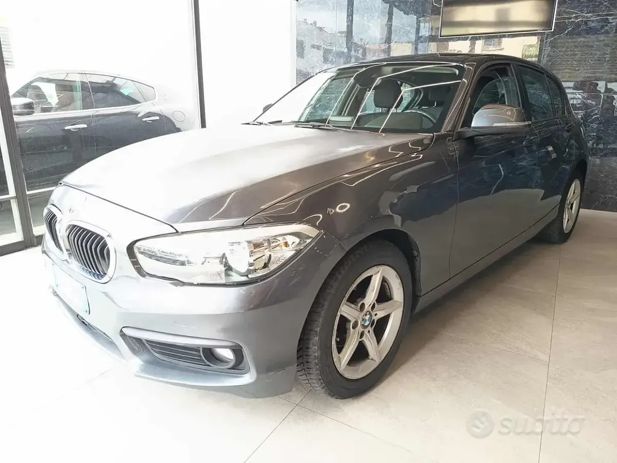 Usata BMW 116 Sport Line 116 CV (85 kW) 2016 Grigio Utilitaria