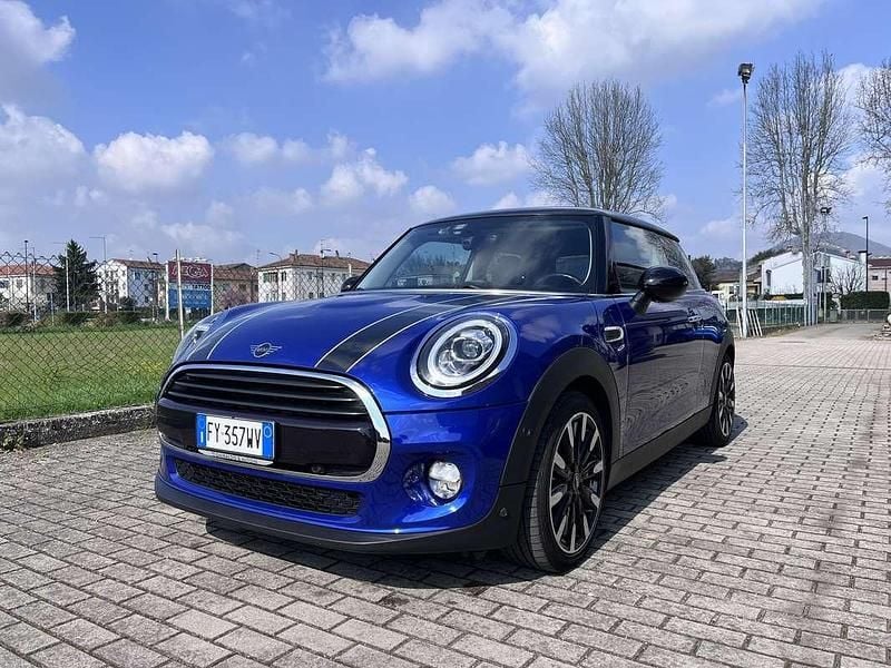Usata Mini Cooper D Hype 116 CV (85 kW) 2019 Blu/azzurro Utilitaria