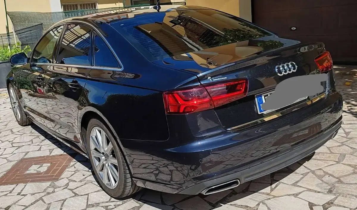 Usata Audi A6 190 CV (139 kW) 2015 Blu/azzurro Berlina
