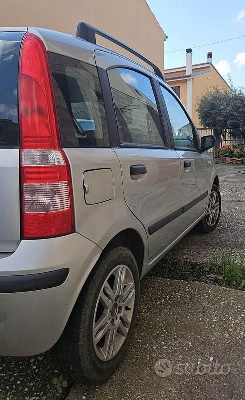 Usata Fiat Panda Dynamic 70 CV (51 kW) 2004 Argento Utilitaria