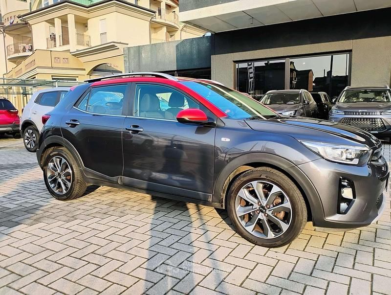 Usata Kia Stonic 120 CV (88 kW) 2018 Grigio SUV