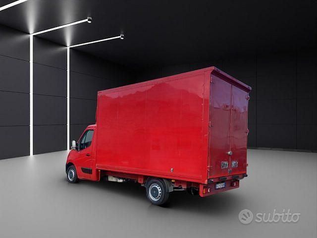 Begagnad Renault Master 131 HK (96 kW) 2019 Röd Halvkombi