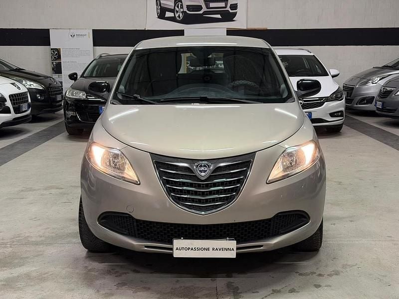 Usata Lancia Ypsilon Gold 85 CV (62 kW) 2013 Oro Utilitaria
