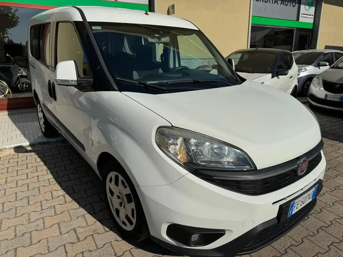 Usata Fiat Doblò Easy 95 CV (69 kW) 2016 Bianco Monovolume