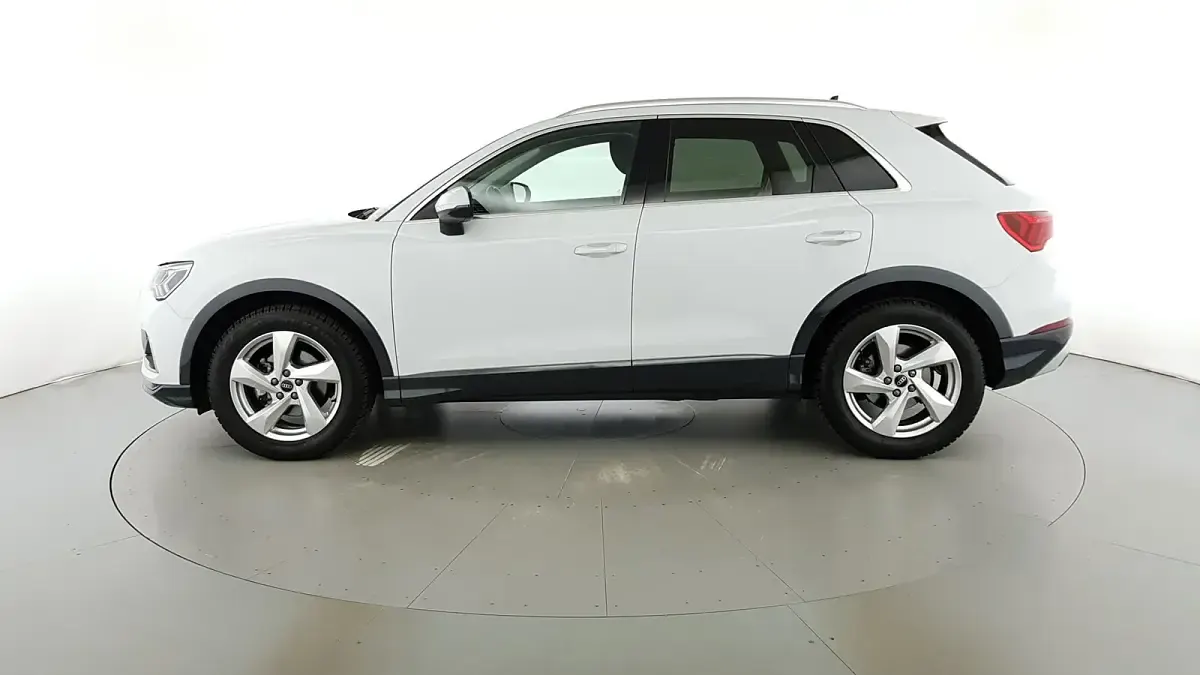 Usata Audi Q3 Advanced 150 CV (110 kW) 2024 Bianco ghiaccio metallizzato SUV